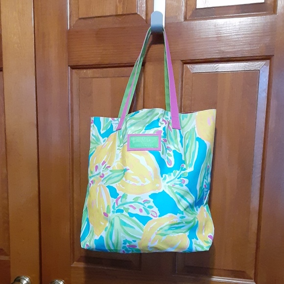 Lilly Pulitzer for Estée Lauder Tropical Canvas Tote Bag - Picture 1 of 6
